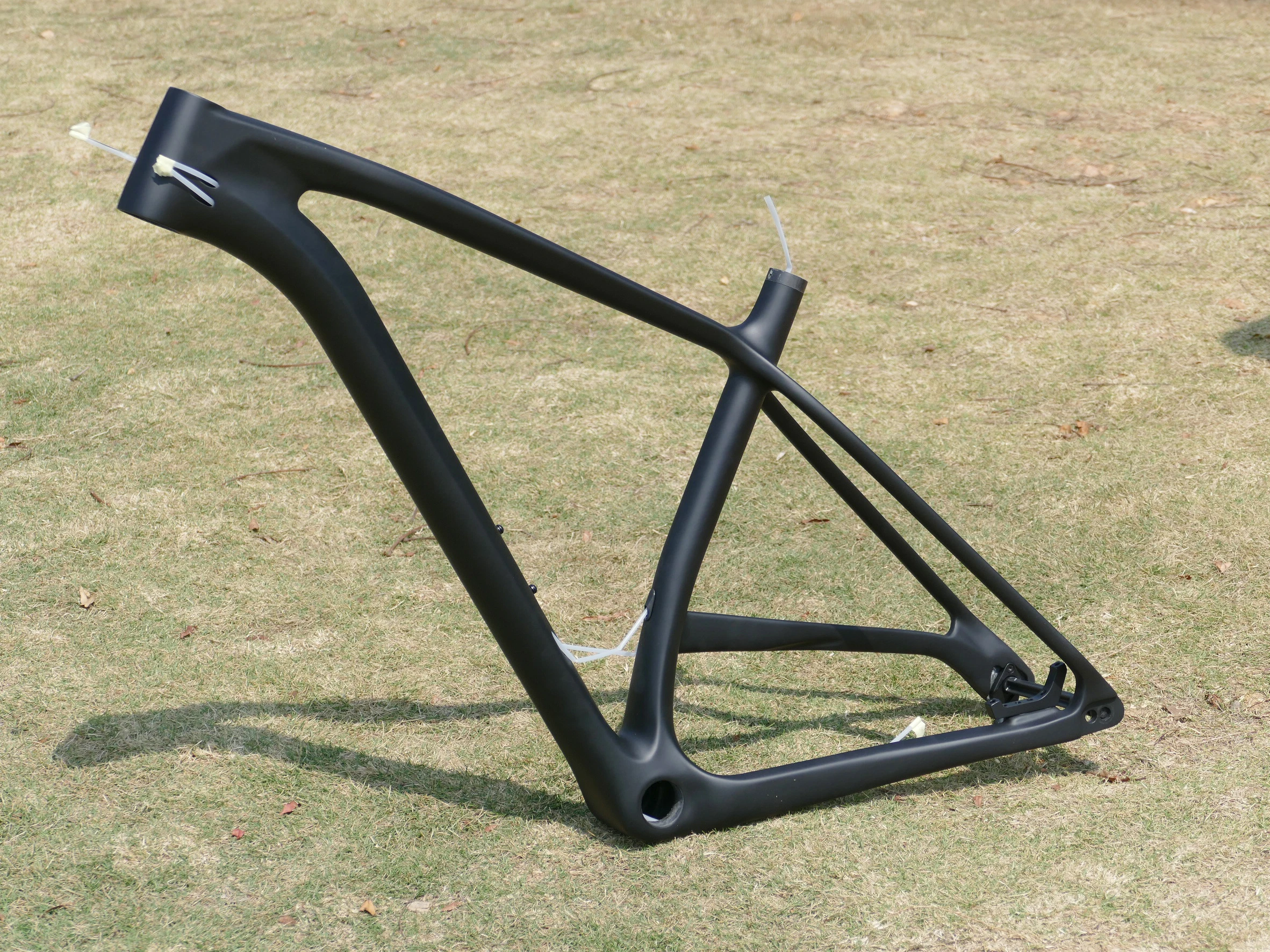 Напълно въглероден UD Матиран Колоездене Колоездене 29er boost МТБ 29ER Plus Boost Рама планински велосипед През Оста на 148 мм * 12 mm 17 